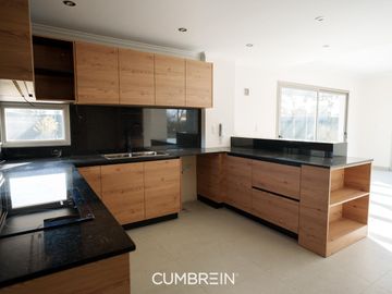 Casa de 4 dormitorios a estrenar - La Castilla Club de Campo