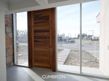 Casa de 4 dormitorios a estrenar - La Castilla Club de Campo