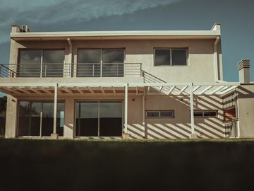 Casa de 4 dormitorios a estrenar - La Castilla Club de Campo