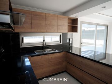 Casa de 4 dormitorios a estrenar - La Castilla Club de Campo