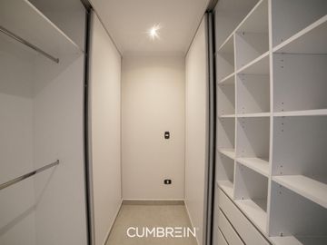 Casa de 4 dormitorios a estrenar - La Castilla Club de Campo