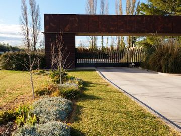 Casa de 4 dormitorios a estrenar - La Castilla Club de Campo