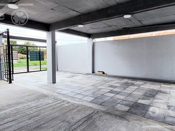 Venta departamento con patio a estrenar en Berazategui