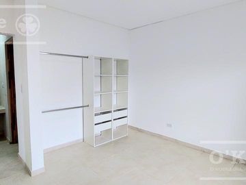 Venta departamento con patio a estrenar en Berazategui