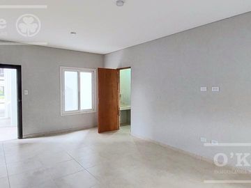 Venta departamento con patio a estrenar en Berazategui