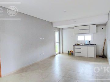 Venta departamento con patio a estrenar en Berazategui