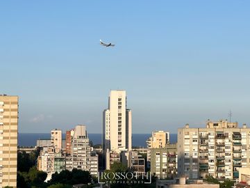 Exc. depto. de 3 amb. c/ balcón al frente - Baño completo y Suite con vista abierta - 55.61m2