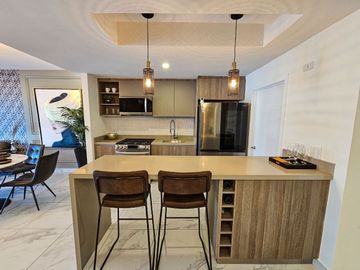 DEPARTAMENTO EN ZONA TEJAMEN O BLVD CUAUHTEMOC SUR. ACABADOS DE LUJO, 2 O 3 RECS