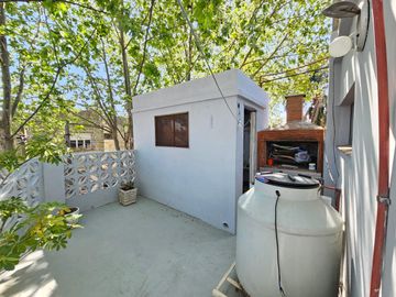 APTO CREDITO - VENTA - PH en Santos Lugares, tres ambientes, Terraza, Parrilla