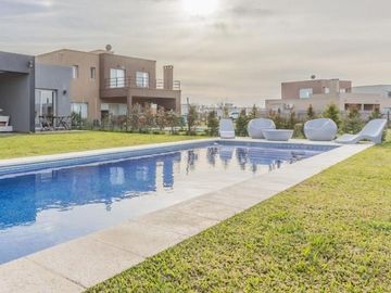 VENTA CASA EN SANTA MARIA-ESCOBAR