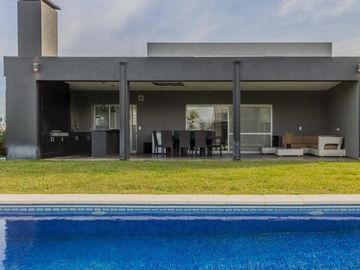 VENTA CASA EN SANTA MARIA-ESCOBAR