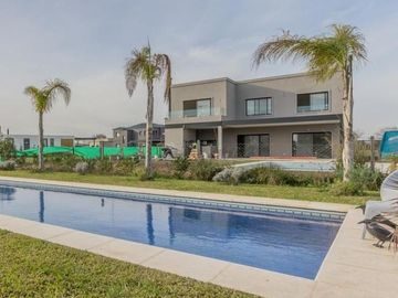 VENTA CASA EN SANTA MARIA-ESCOBAR