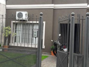 Casa en venta 5 ambientes - Ituzaingo- Acepta permuta