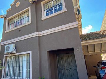 Casa en venta 5 ambientes - Ituzaingo- Acepta permuta