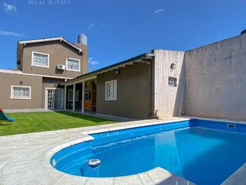 Casa en venta 5 ambientes - Ituzaingo- Acepta permuta