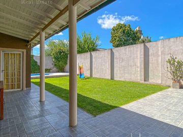 Casa en venta 5 ambientes - Ituzaingo- Acepta permuta
