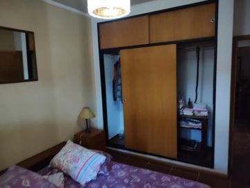 Casa en venta - 2 Dormitorios 1 Baños 2 Cocheras - 313Mts2 - Villa Santos Tesei, Hurlingham