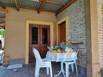 Casa en venta - 2 Dormitorios 1 Baños 2 Cocheras - 313Mts2 - Villa Santos Tesei, Hurlingham
