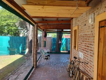 Casa en venta - 2 Dormitorios 1 Baños 2 Cocheras - 313Mts2 - Villa Santos Tesei, Hurlingham
