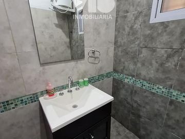 Amplia casa con piscina en