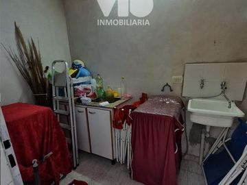 Amplia casa con piscina en