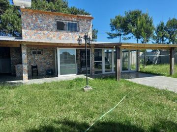 Casa en venta - 3 dormitorios 2 baños 3 cocheras - 180mts2 - Nueva Atlantis
