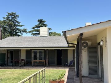 Casa en  Cerro de las Rosas con excelentes vistas al kempes y las cierras