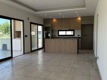 VENTA Casa Barrio Cerrado Santa Elisa-Pilar Del Este-LOSA RADIANTE-Estrenar- PILETA-Tenis-Futbol