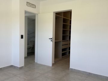 VENTA Casa Barrio Cerrado Santa Elisa-Pilar Del Este-LOSA RADIANTE-Estrenar- PILETA-Tenis-Futbol
