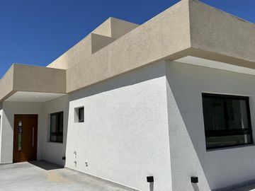 VENTA Casa Barrio Cerrado Santa Elisa-Pilar Del Este-LOSA RADIANTE-Estrenar- PILETA-Tenis-Futbol