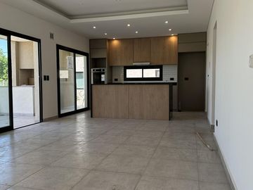 VENTA Casa Barrio Cerrado Santa Elisa-Pilar Del Este-LOSA RADIANTE-Estrenar- PILETA-Tenis-Futbol