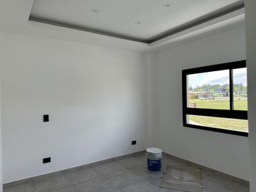 VENTA Casa Barrio Cerrado Santa Elisa-Pilar Del Este-LOSA RADIANTE-Estrenar- PILETA-Tenis-Futbol