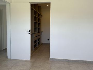 VENTA Casa Barrio Cerrado Santa Elisa-Pilar Del Este-LOSA RADIANTE-Estrenar- PILETA-Tenis-Futbol