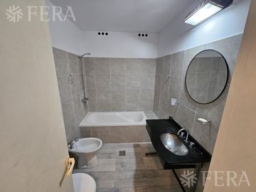 Venta de PH 4 ambientes con cochera en Wilde