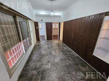 Venta de PH 4 ambientes con cochera en Wilde