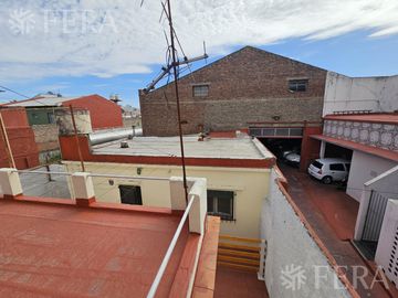 Venta de PH 4 ambientes con cochera en Wilde