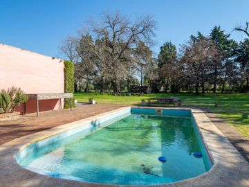 Casa en Terreno de 4.000 m2 - Apto para Construcción - Ideal Desarrollo en Manzanares