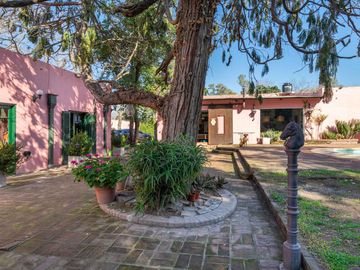 Casa en Terreno de 4.000 m2 - Apto para Construcción - Ideal Desarrollo en Manzanares