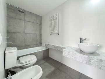 Moderno 3 ambientes con parrilla propia y amenitites en Caballito