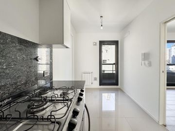 Moderno 3 ambientes con parrilla propia y amenitites en Caballito