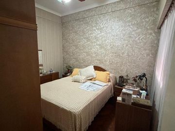 ZAPIOLA ESQUINA ESPAÑA - CASA EN VENTA DESAROLLADA EN PLANTA BAJA