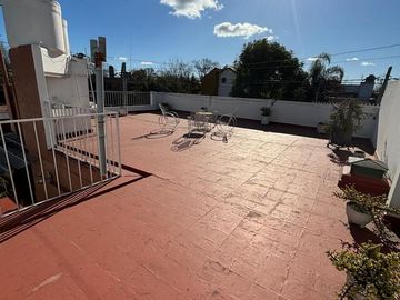 ZAPIOLA ESQUINA ESPAÑA - CASA EN VENTA DESAROLLADA EN PLANTA BAJA