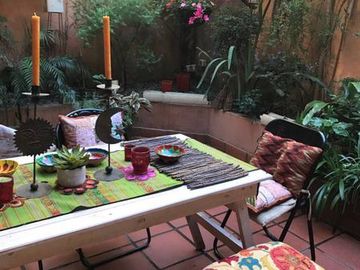 VENTA, EN RECOLETA, 3 AMBIENTES, GRAN  PATIO.