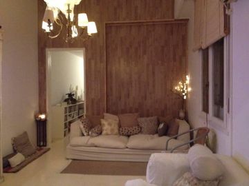 VENTA, EN RECOLETA, 3 AMBIENTES, GRAN  PATIO.