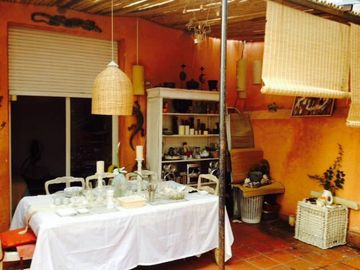 VENTA, EN RECOLETA, 3 AMBIENTES, GRAN  PATIO.