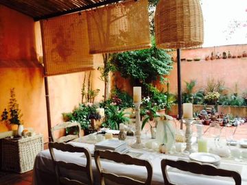 VENTA, EN RECOLETA, 3 AMBIENTES, GRAN  PATIO.