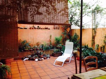 VENTA, EN RECOLETA, 3 AMBIENTES, GRAN  PATIO.
