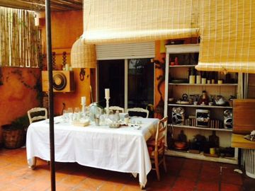 VENTA, EN RECOLETA, 3 AMBIENTES, GRAN  PATIO.
