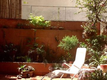 VENTA, EN RECOLETA, 3 AMBIENTES, GRAN  PATIO.