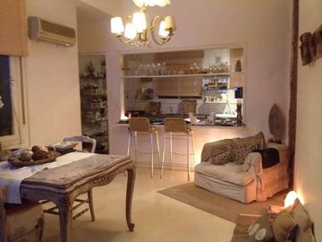 VENTA, EN RECOLETA, 3 AMBIENTES, GRAN  PATIO.